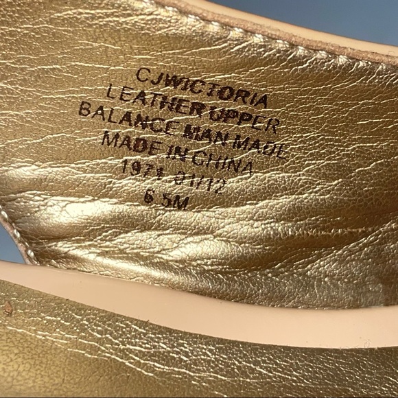 Circa Joan & David Luxe Beige Patent & Suede Wedge - Picture 8 of 8